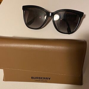 Authentic Prescription Burberry Black Cat-Eye glasses with Tan Case